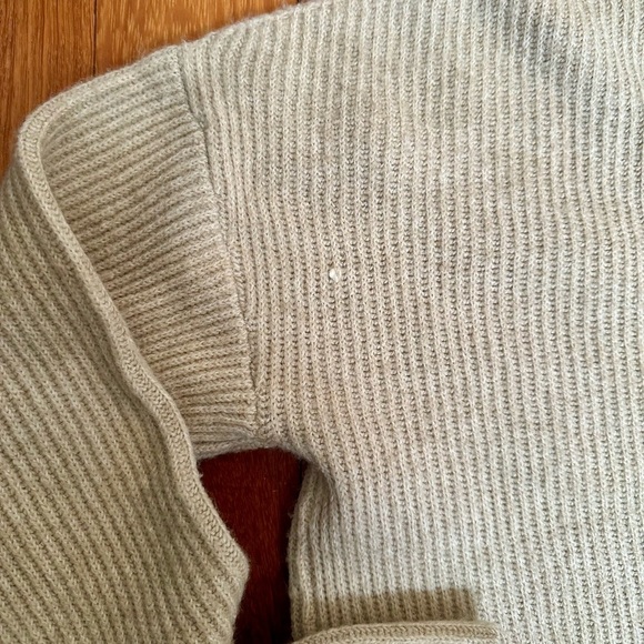 FWD | Friday Beige Ribbed Turtleneck Sweater Size Medium / Large - Picture 4 of 7